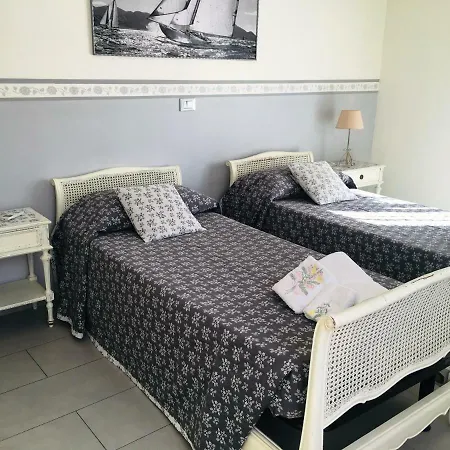Anna's * Alassio